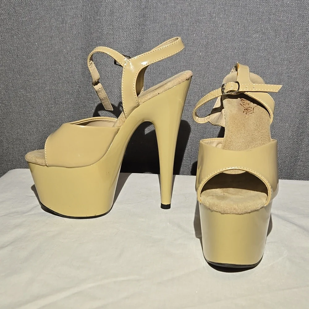 Pleaser Adore 709 Beige Patent Platform Heels 7 in 2.75 in SIZE 6 - Picture 1 of 8